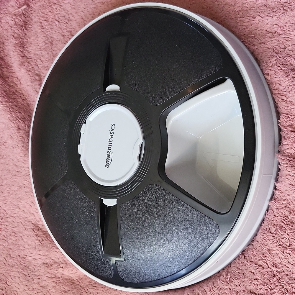 Brand New AMAZON BASICS AUTOMATIC ELECTRONIC TIMED PET FEEDER
